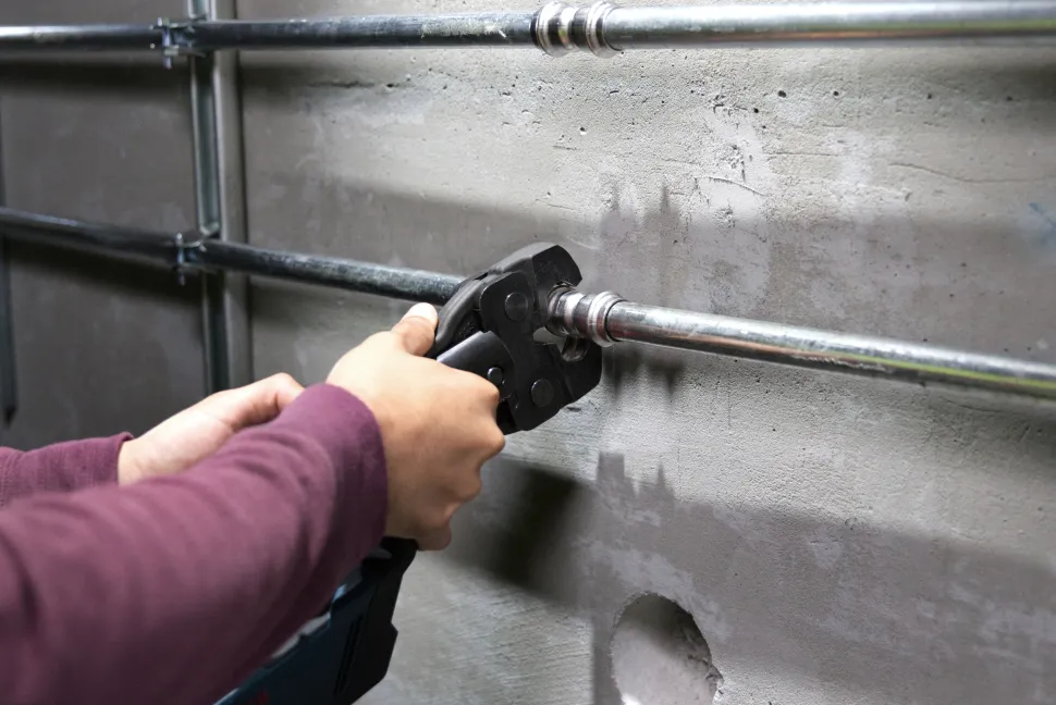 Bosch Power Tools Press Tool W/ 1/2", 3/4", 1" Jaws GPT18V-24L14