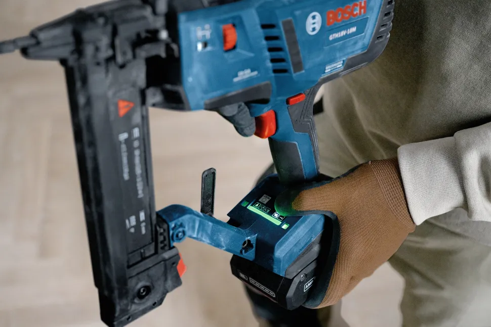 Bosch Power Tools 18V 18-Gauge Narrow Crown Stapler GTH18V-18MN