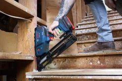 Bosch Power Tools 18V 15-Gauge Angled Finisher Kit GNH18V-15MAB12