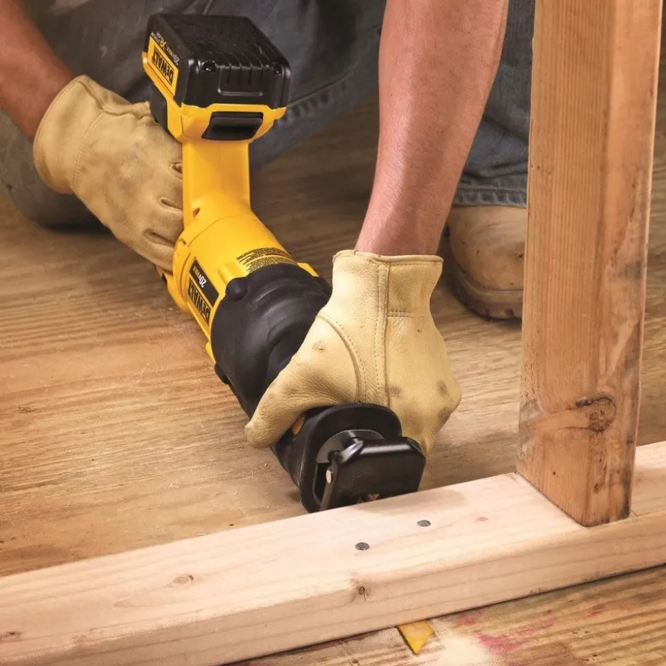 DeWalt 20 V Max Li-ion Reciprocating Saw With 20V MAX* 3Ah Battery (4 PK) DW-DCB200-4-DW-DCS380B