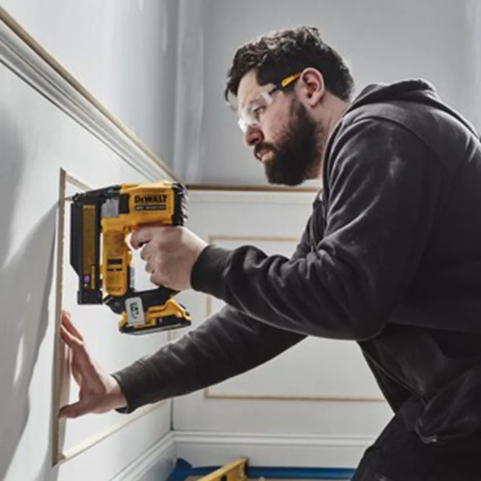 DeWalt Atomic Compact Series 20V MAX Brushless Cordless 23 Gauge Pin Nailer (Bare Tool) DCN623B