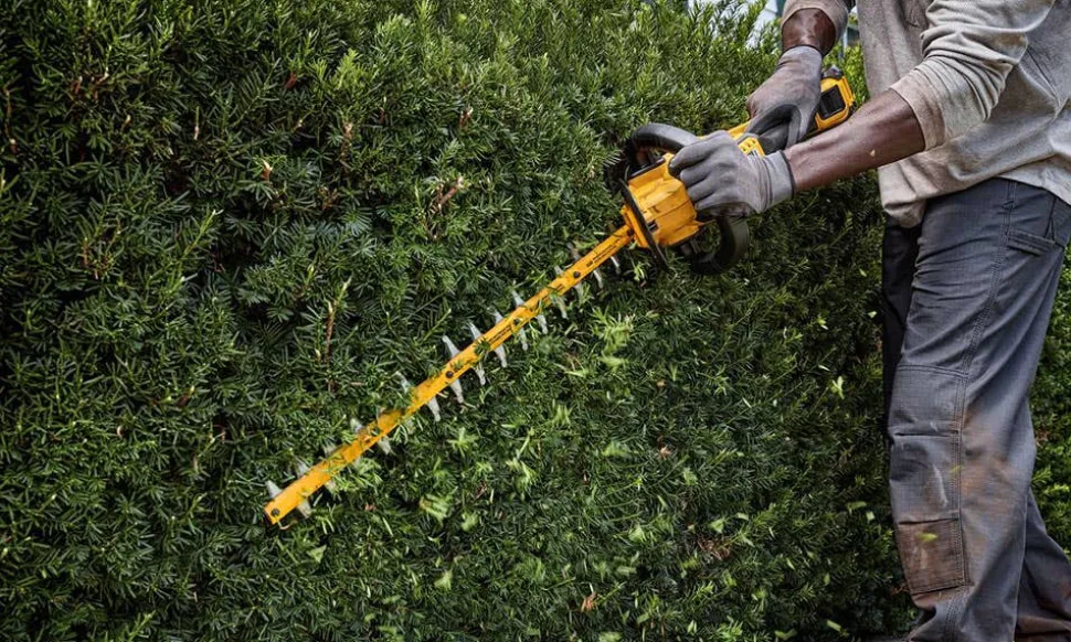 DeWalt 60V MAX 26" Brushless Cordless Hedge Trimmer (Tool Only) DCHT870B