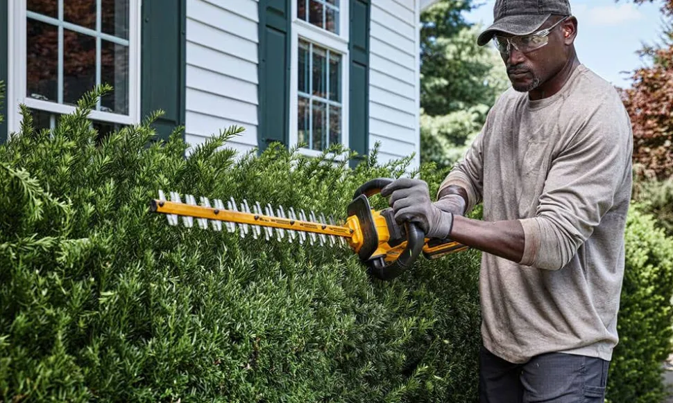 DeWalt 60V MAX 26" Brushless Cordless Hedge Trimmer (Tool Only) DCHT870B