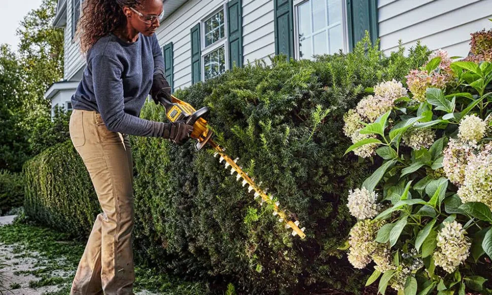 DeWalt 60V MAX 26" Brushless Cordless Hedge Trimmer (Tool Only) DCHT870B