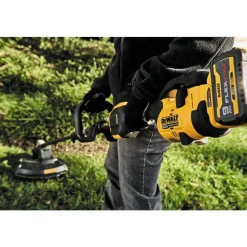 DeWalt 60V MAX* 17 in. Brushless Attachment Capable String Trimmer Kit DCST972X1