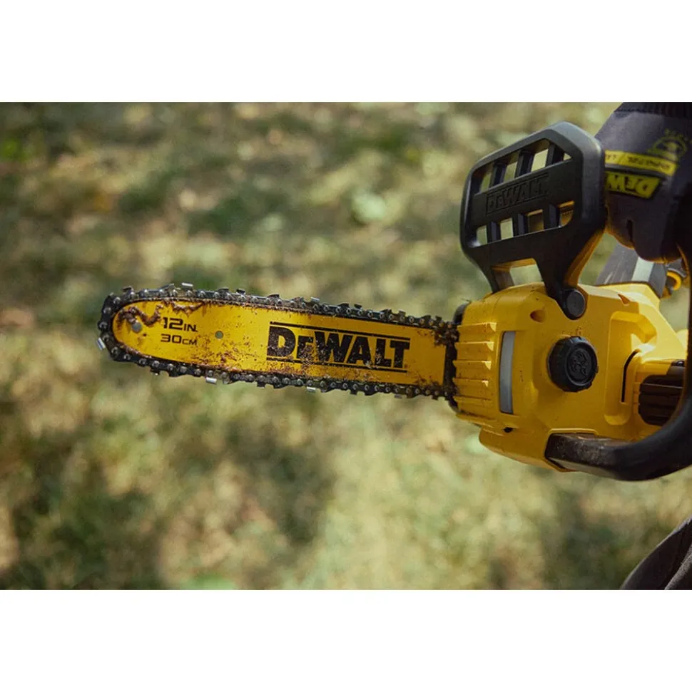 DeWalt 20V MAX Compact 12" Brushless Cordless Chainsaw Kit DCCS621P1