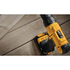 DeWalt 20V MAX Compact Drill/Driver Kit DCD771C2