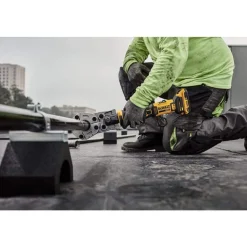 DeWalt 20V MAX* Compact Press Tool Kit with CTS Jaws DCE210D2K