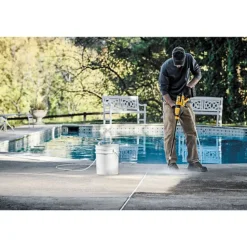 DeWalt 20V MAX Power Cleaner 550 PSI Pressure Washer (Bare Tool) DCPW550B