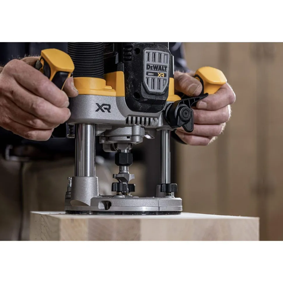 DeWalt 20V MAX* XR 2-1/4 Peak HP Plunge Router (Tool Only) DCW620B