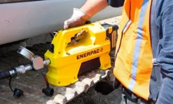 Enerpac 54V Cordless Hydraulic Pump Kit, 230V Charger, 3/2 Manual Valve, 61 cu. in. Usable Oil SC1201ME