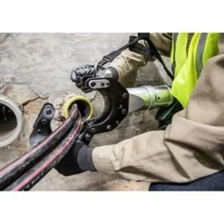 Greenlee 18V Gator 105mm Guillotine Remote Cable Cutter Kit ESG105LXR11