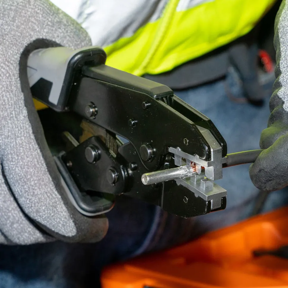 Klein Tools Solar Ratcheting Crimper for MC4 Connectors 3010CR