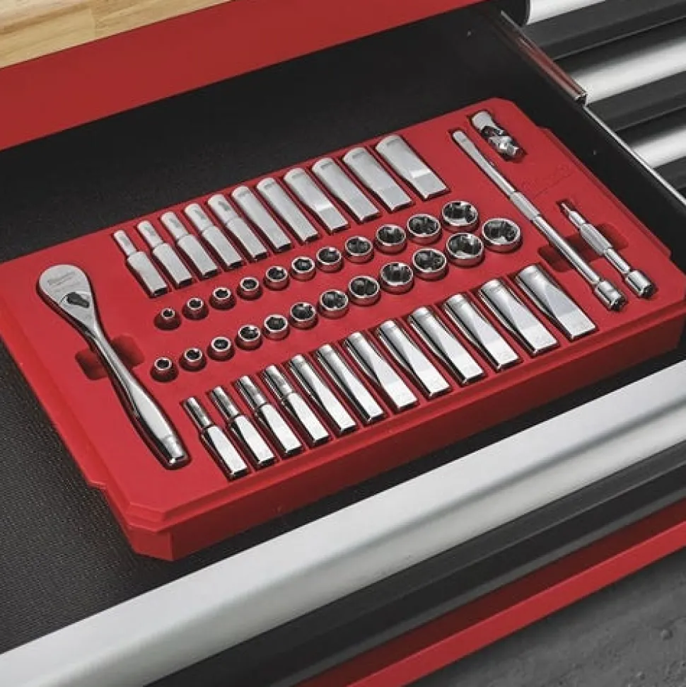 Milwaukee 1/4" Drive 50 piece Ratchet & Socket Set - SAE & Metric 48-22-9004