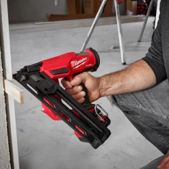 Milwaukee M18 FUEL 15 Gauge Finish Nailer (Tool Only) 2839-20