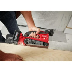 Milwaukee M18 FUEL Belt Sander 3