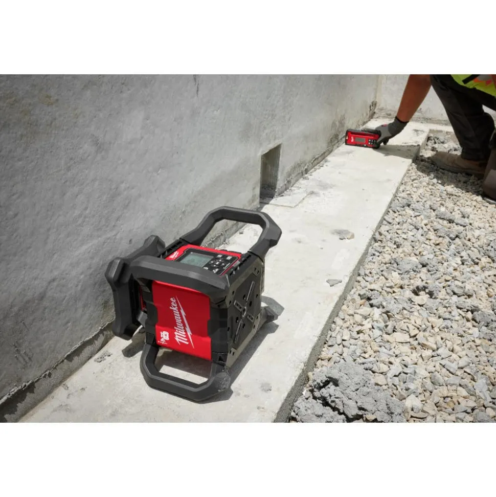 Milwaukee M18 Red Exterior Dual Slope Rotary Laser Level Kit w/ Receiver & Remote 3704-21