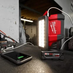 Milwaukee M12 ROVER Pivot Service Flood Light LED 700 Lumens & USB Charging 2367-20