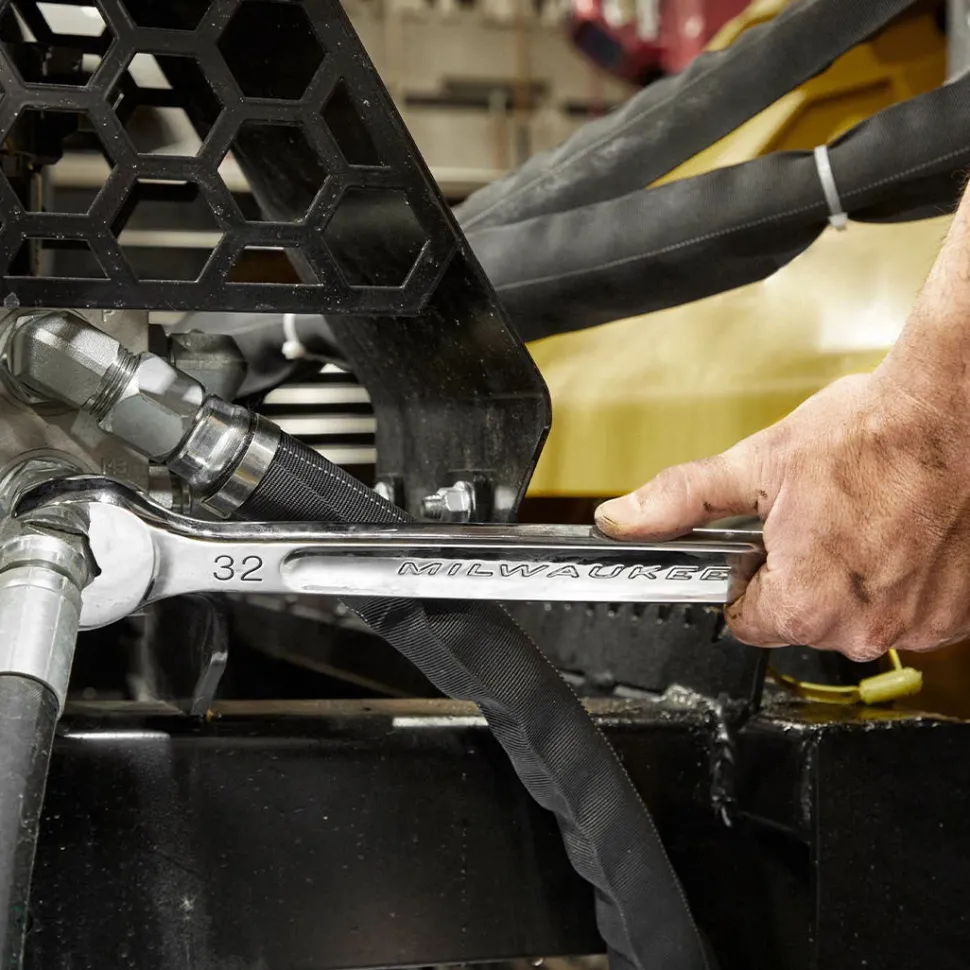 Milwaukee 25MM Metric Ratcheting Combination Wrench 45-96-9325