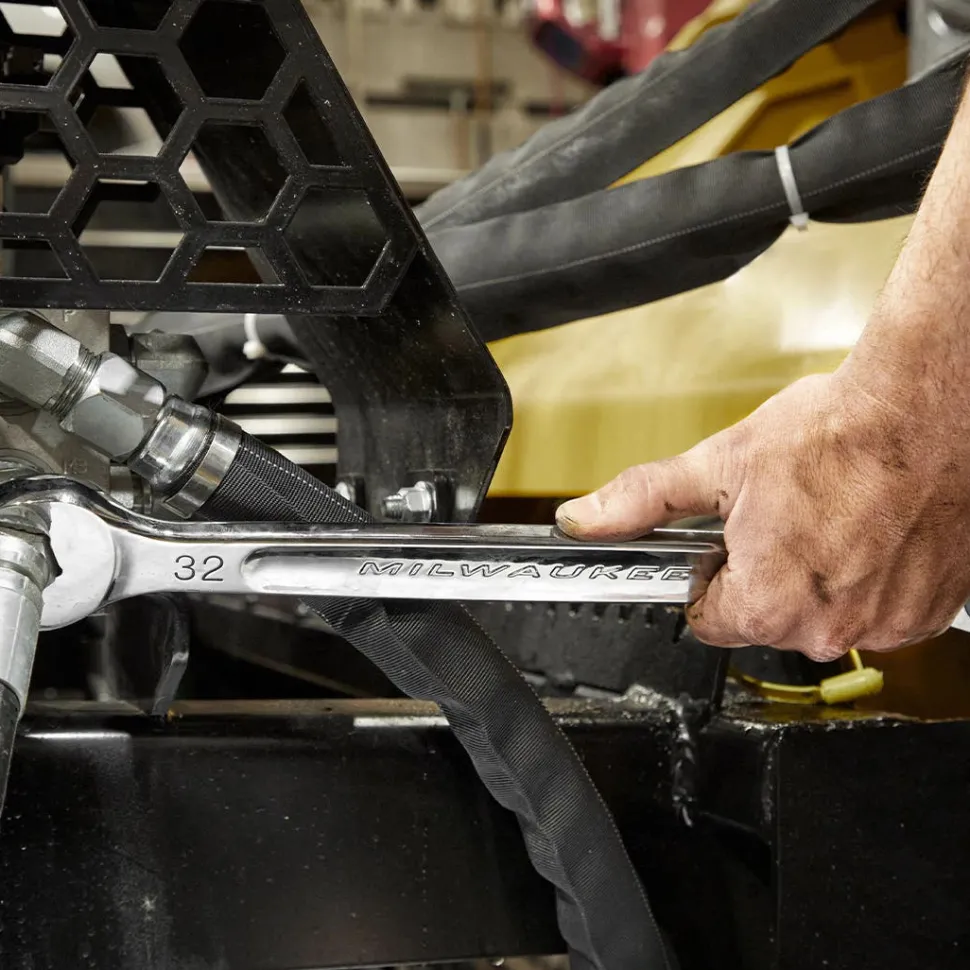 Milwaukee 32MM Metric Ratcheting Combination Wrench 45-96-9332