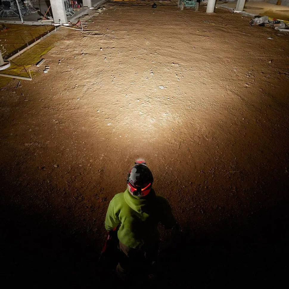 Milwaukee REDLITHIUM USB BEACON Rechargeable 600 Lumen Hard Hat Light (3.0Ah) Kit 2116-21