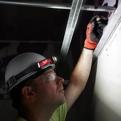 Milwaukee RedLithium USB 600 Lumen Low-Profile Headlamp (3.0Ah) Kit 2115-21