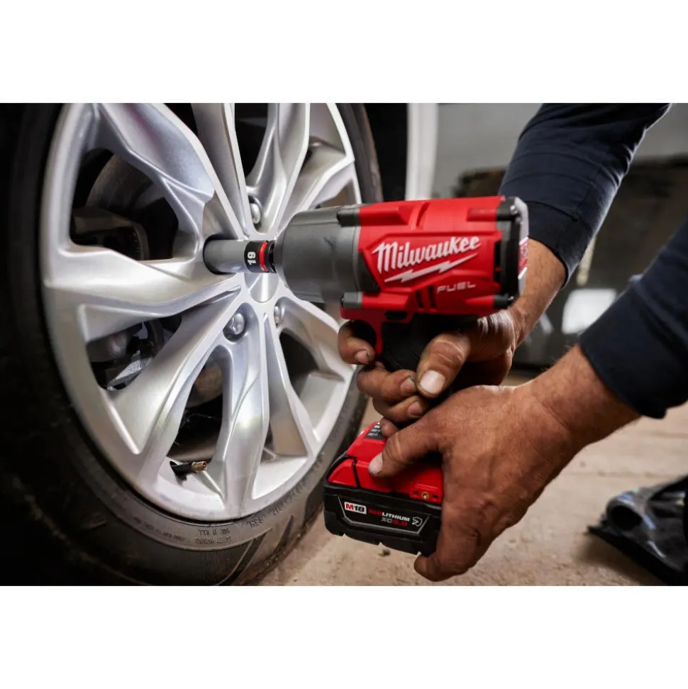 Milwaukee SHOCKWAVE Impact Duty 1/2" Drive 23MM Metric Lug Nut Wheel Socket 49-66-7808