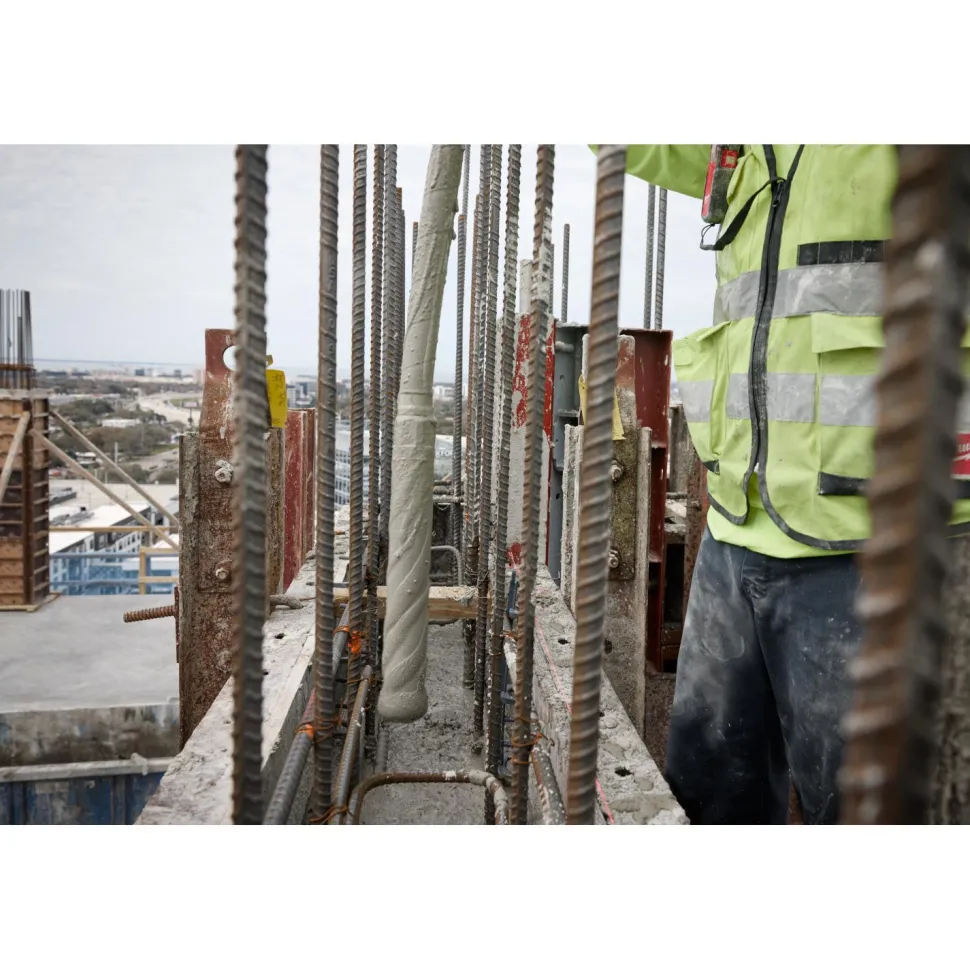 Milwaukee Tools MX FUEL High Cycle Concrete Vibrator 16' Whip w/ 2.25" Head 48-37-1622H