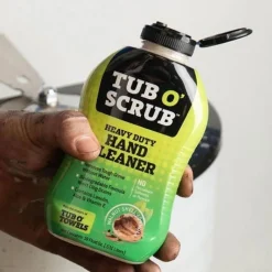 Tub-O Towels Heavy Duty Hand Cleaner 18oz Squeeze Bottle TS18