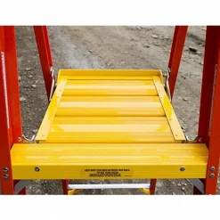 Werner 16ft. Reach Height Fiberglass Podium Ladder 10ft. Type IA PD6210